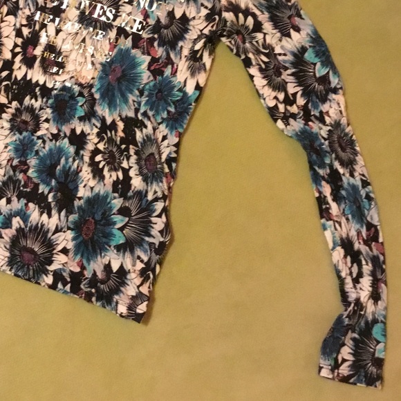 Guess top xs - Picture 8 of 8